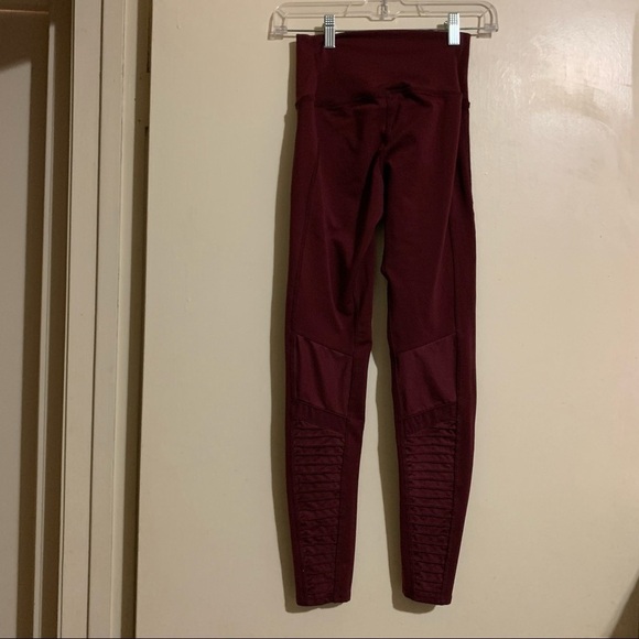 Alo Yoga Moto Cranberry High Waist Leggings. Athletic Sport Active Wear - Picture 10 of 11